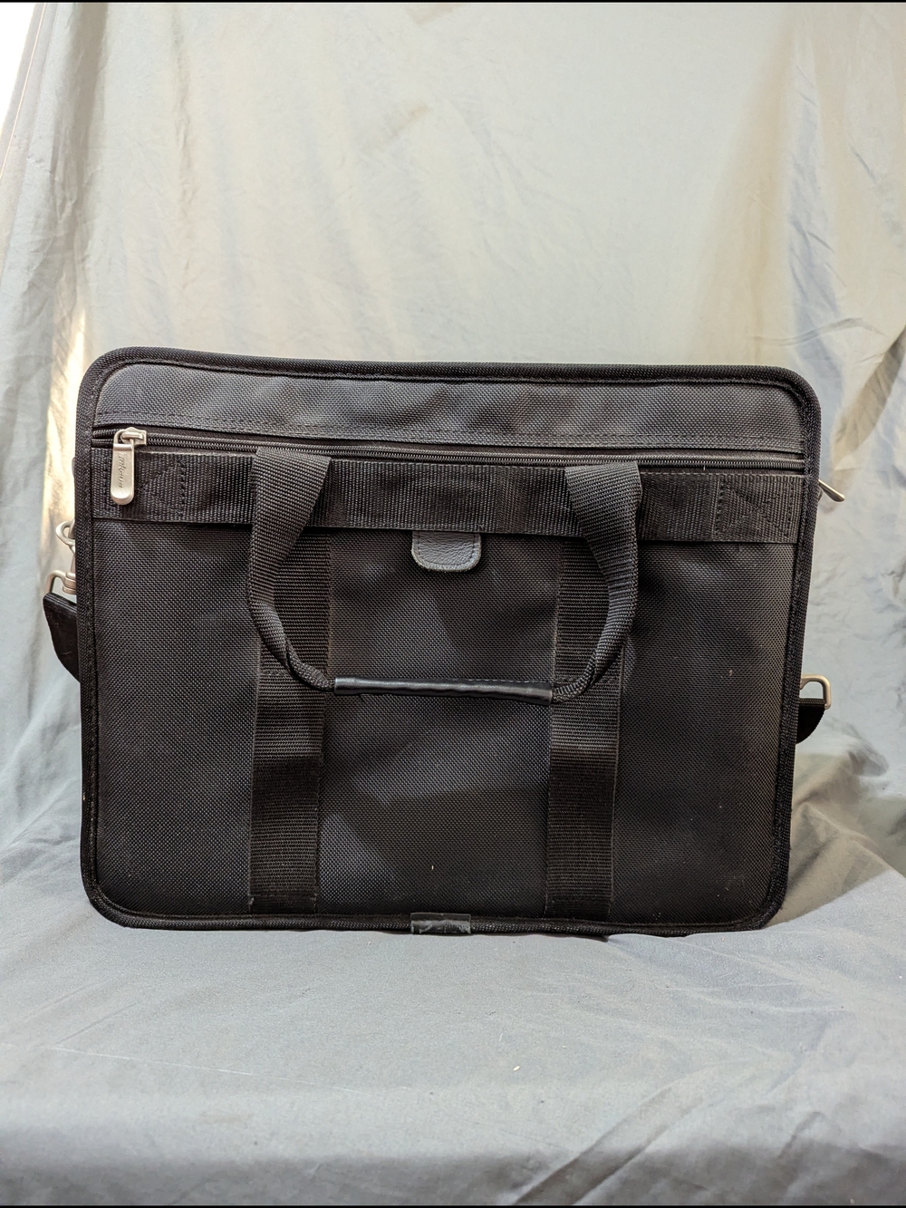 Targus Black Men's Heavy Duty Laptop Briefcase Bag
